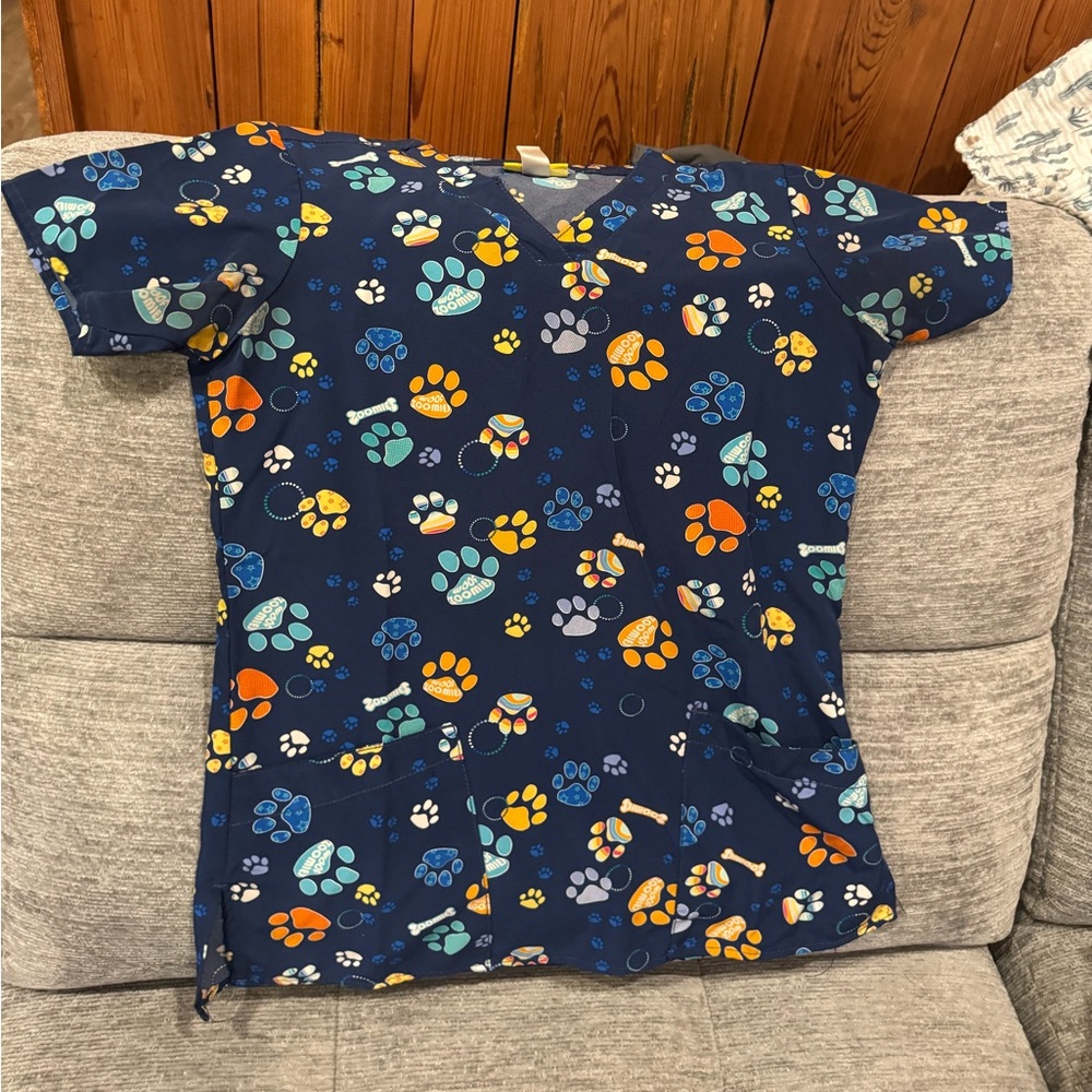 Scrub top